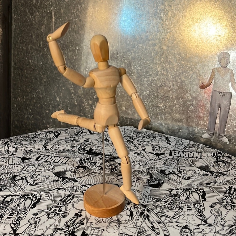 Wooden mannequin for sketching